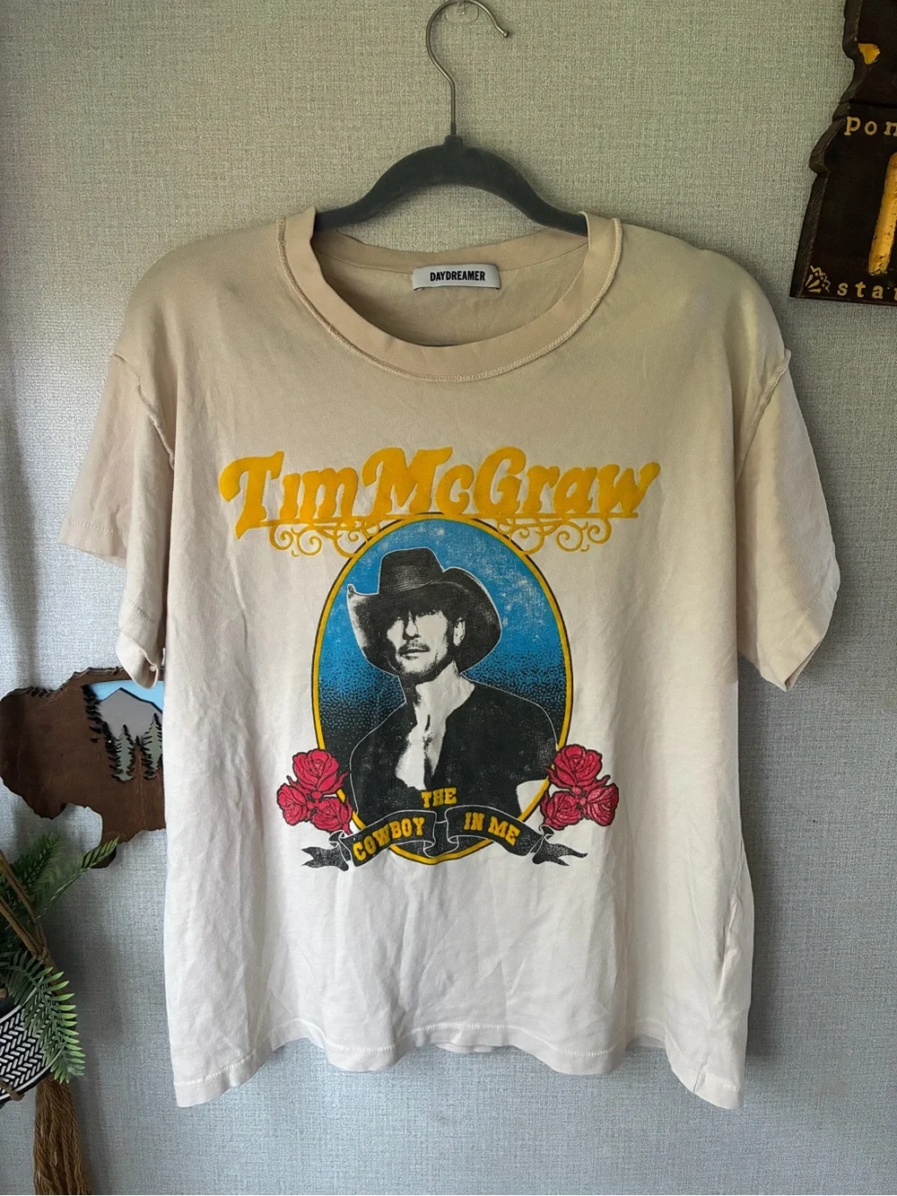 Daydreamer Tim McGraw Beige Graphic Tee - woman’s Casual Shirt - Picture 1 of 5